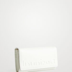 Logo flap wallet